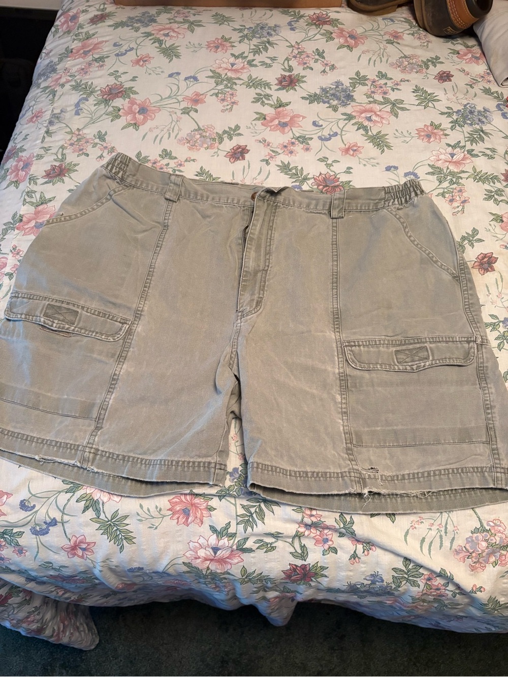 Weekenders Men's Faded Khaki Cargo Shorts